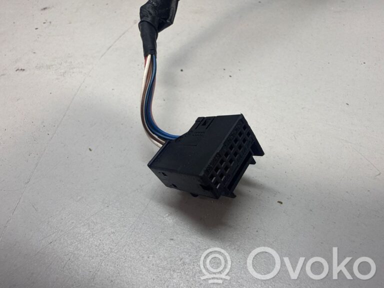 4bfd03ea1e998140773c64d60fdb0571-da147936d6ce4bcf38725970da51b866_front_door_electric_wing_mirror