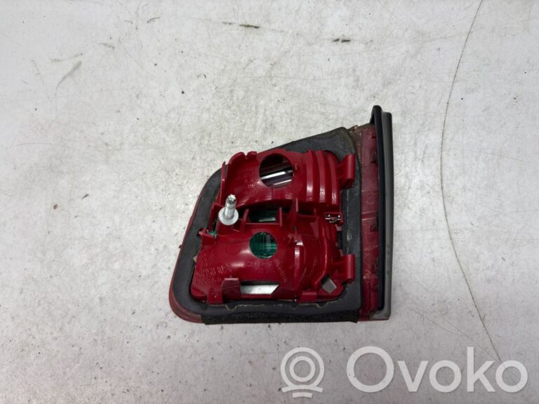 4c5f5df5b8d418893c547879fc20eef7-e28cffb791cea6418d423f61104a525d_tailgate_rear_tail_lights