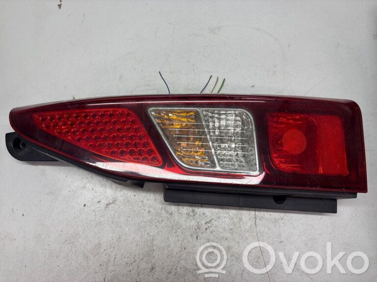 4cafbf25479985baffc684b16edc26fd-0d4285f5c71c1292a00323760c132528_rear_tail_lights
