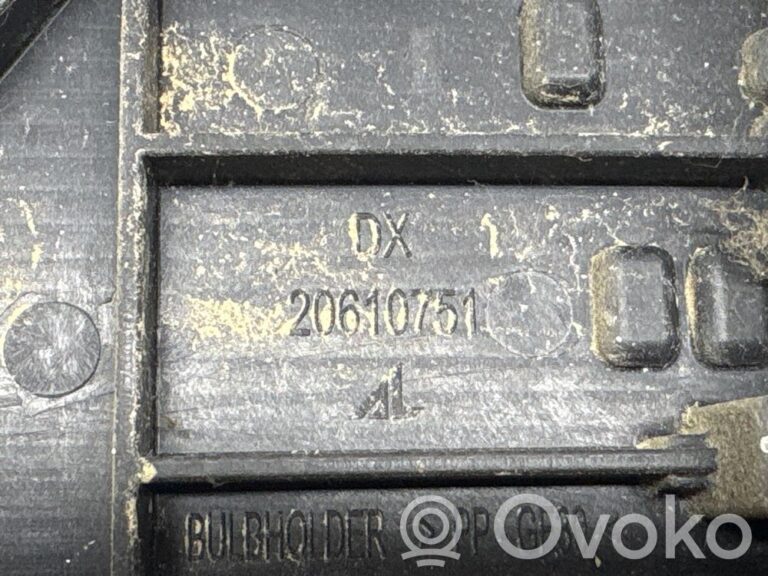 4d84d31d0f723fba0bee8191cd662b7c-962c88f71d86a22ea6e476e9eba5e46f_rear_tail_lights