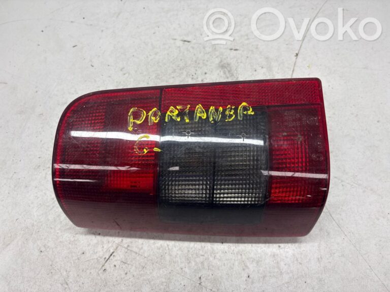 4dc7f92ddb4e37f766c5dbf813d966ee-9f5513913224191167ed13af7229fdde_rear_tail_lights