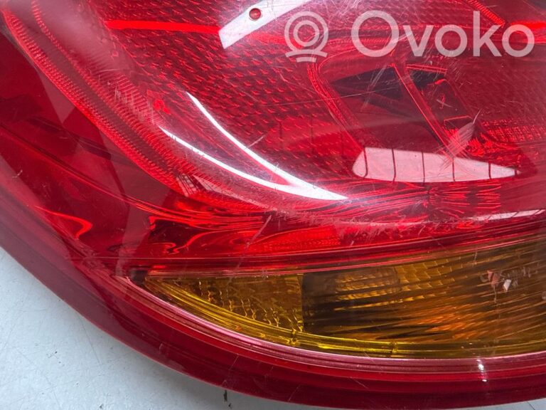4ddb3580c2236395411349ea4f12e604-63c49b1694ff8fc6cae4bbc6ef769575_rear_tail_lights