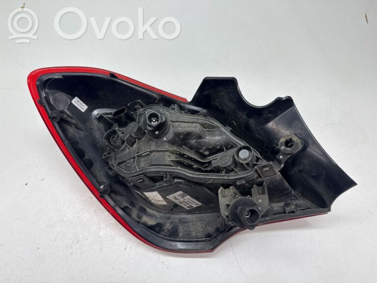 4df2cdf18cd10f74b6b68fa489dc5636-f35406f23d0dd6a00e27062786981fab_rear_tail_lights