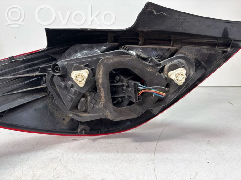4f6e98ebe92e3b1900504e2620df46d2-c55d51243a60c28c4695856e6d3d4694_rear_tail_lights