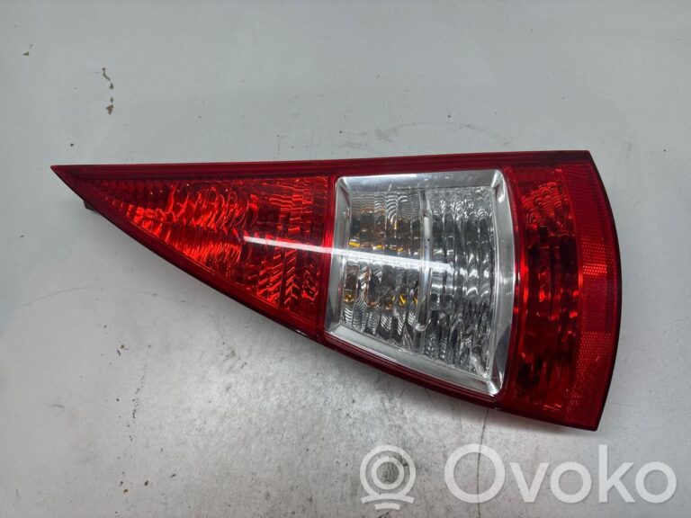 4ff6fa3e4e39f6f7181b290b3eeafd08-1bc883f586531d560c2f982b9f7d3790_rear_tail_lights