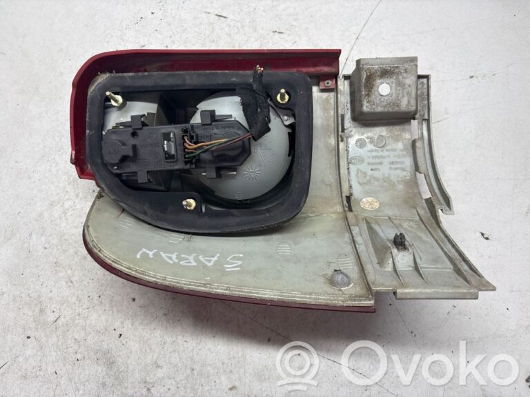 502012a27b01c1fc7267c89d0c54f5db-56a1a789d7c1e5411c6bcb48a63d2b73_rear_tail_lights