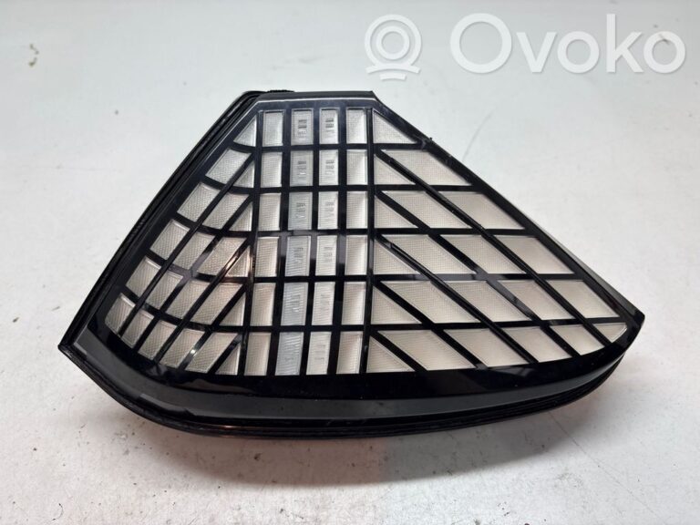 5185516c0c60fae1a71137691c497705-2dad6f5b11a84cf6293ce0a09ce39744_rear_tail_lights