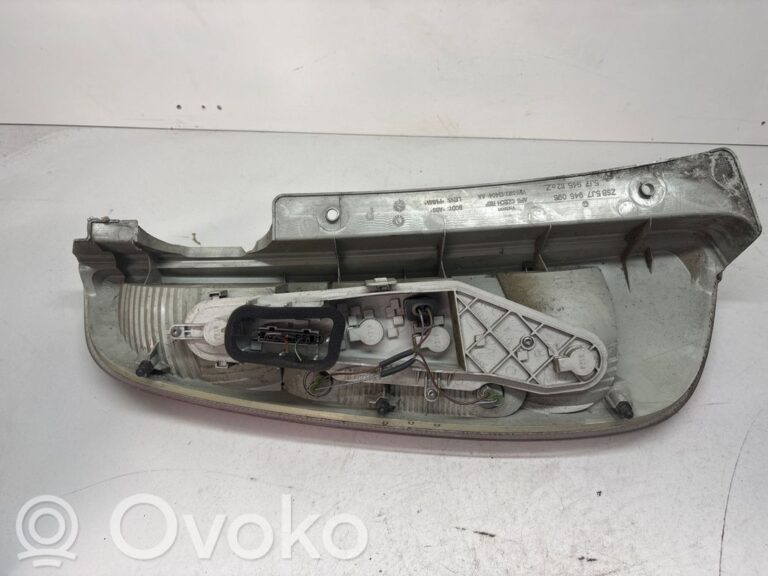 527848c76a3c8abf1b1f8df05eda1a75-66efa75de1261b1372e681b8723417e1_rear_tail_lights