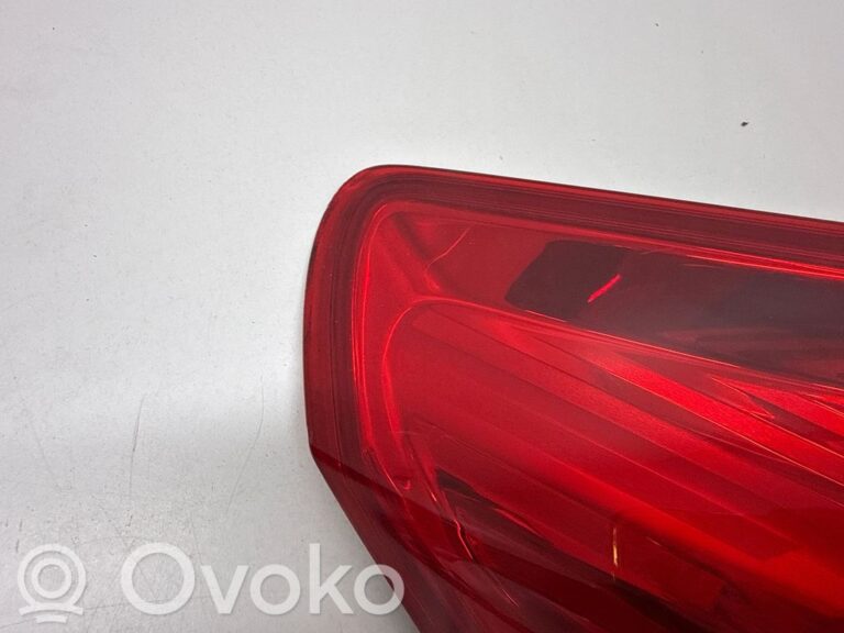 52ad56e51806a8486bc25408abd35183-6d7857d88e62912d01175ebef87e35b2_rear_tail_lights