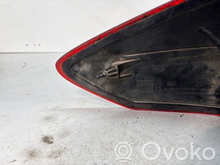 5393a667e366fee83ae0e38992a661d2-5dc52e52dff1508e5d6c76b6616d37df_rear_tail_lights