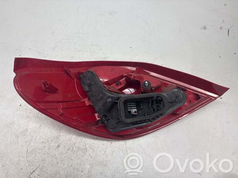 542748ab72417565fabf56ebbdcd6546-843c057136b91825c29d7addc1516eac_rear_tail_lights