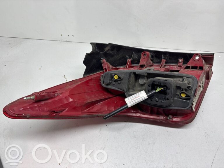 54f529c5d116a4b0ab286efd6dd60b9d-235d2aa269154c56794cfc97bcd2fc6e_rear_tail_lights