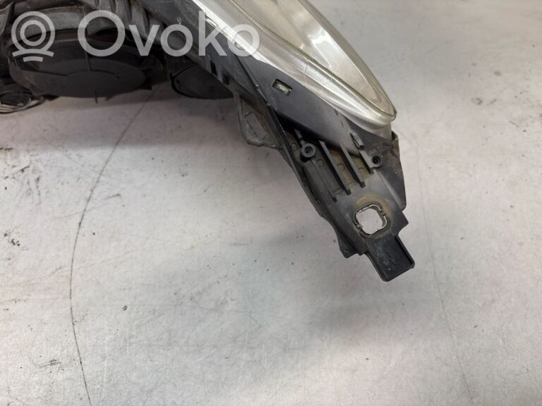 5543737b6c657923c53ccf33cf97b6f7-aa45242e061fde9ec67fdd3d0b992b36_headlight_headlamp