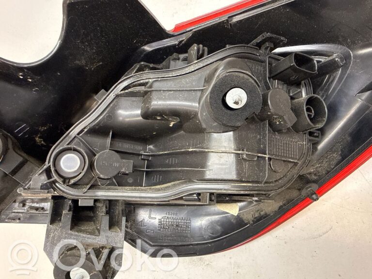 5615a557673cc07f2e26389ea2706e78-e4c03d35599daf16b15bd664d0f372c4_rear_tail_lights