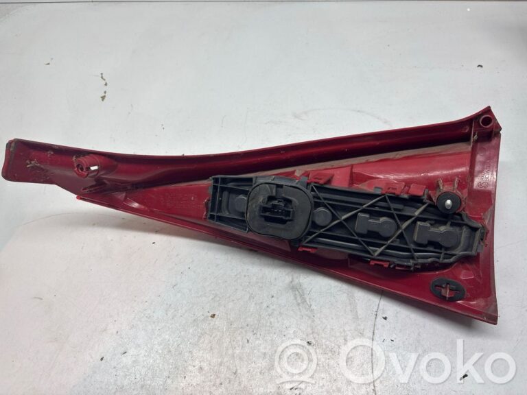 56310cff8dfd5f59cbe17a5f60faadb3-cbe92ac474858a33c5426a50042dab9f_rear_tail_lights
