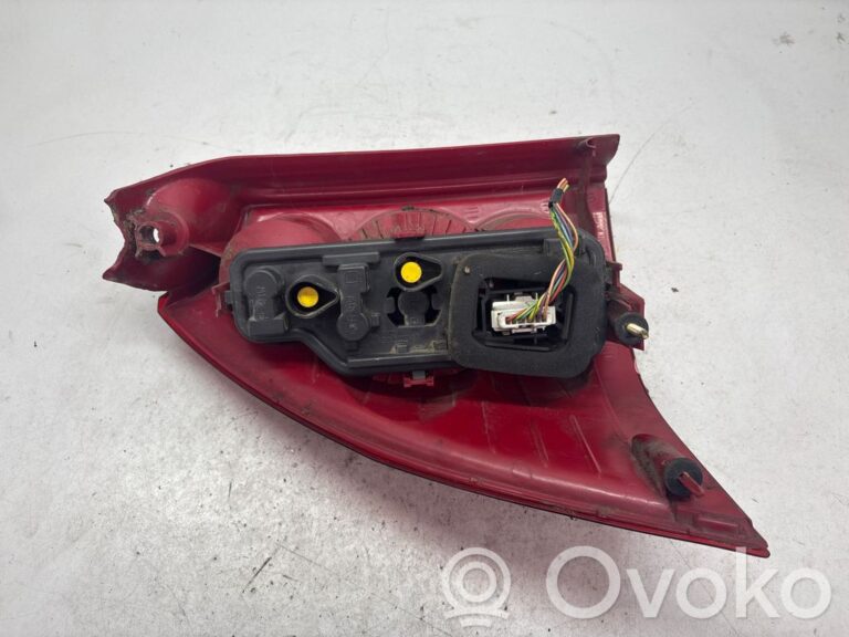 564f62ab1be9fd0bcddb14ea5fc48526-8f9f4548a0e61dea6b2ab7e9b8713770_front_wiper_blade_arm