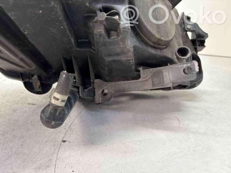 568a42b7ed5a2d21cf55a2d73c38d86e-3f720fe58587a794996c9084bbf7aa42_headlight_headlamp