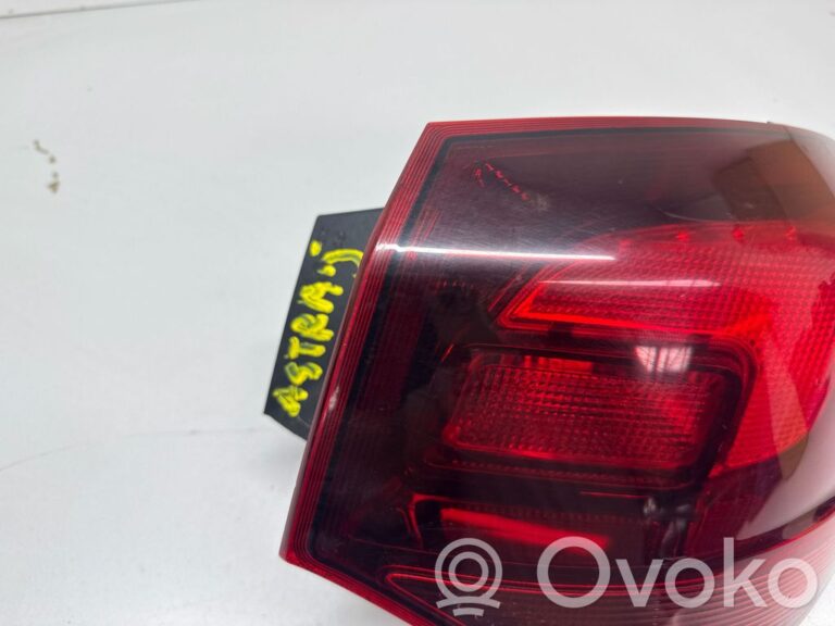 57312861d56cdbe4a19f14552f6946aa-2a0939b434959190f1fe36420efc2dc7_rear_tail_lights