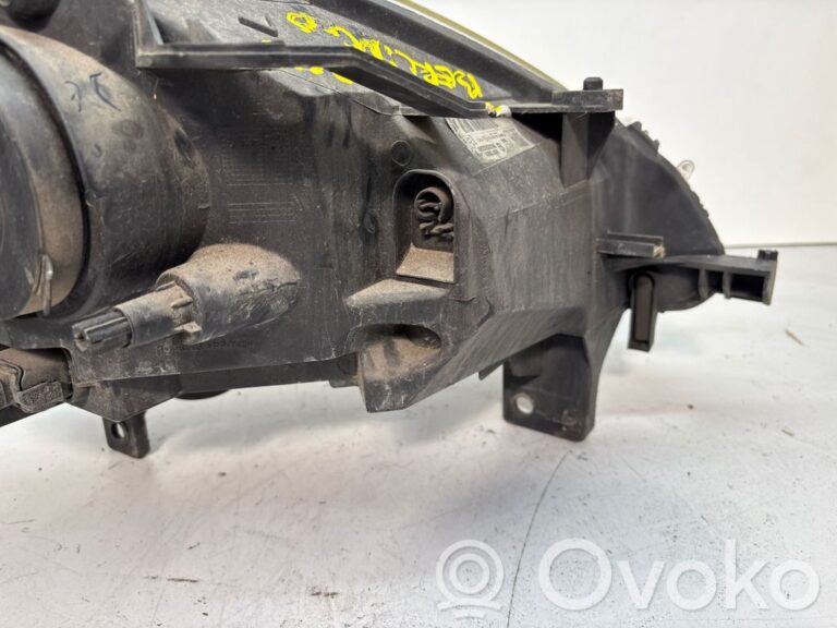 5754ff0c12df90bda1cb9216730bb128-1b35a530afd994027d94fda6e39be02a_headlight_headlamp