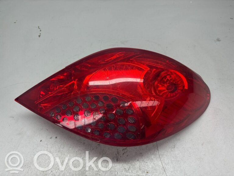 57a4d7732706f89d92afca2934ae6836-e516889dd653281fdab71d92eab32c71_rear_tail_lights