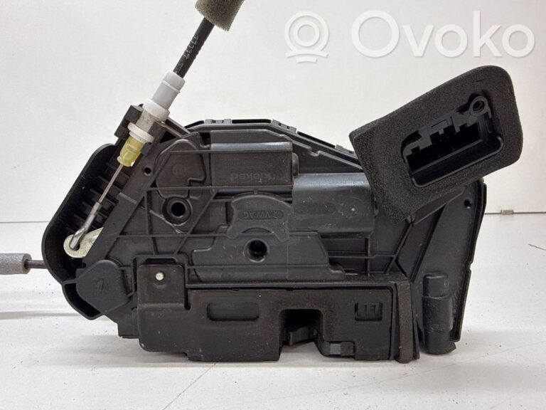 57dbbde46e08359798da2c30bda06845-01f53d592fed5fb695f09d6f7a2380fd_rear_door_lock
