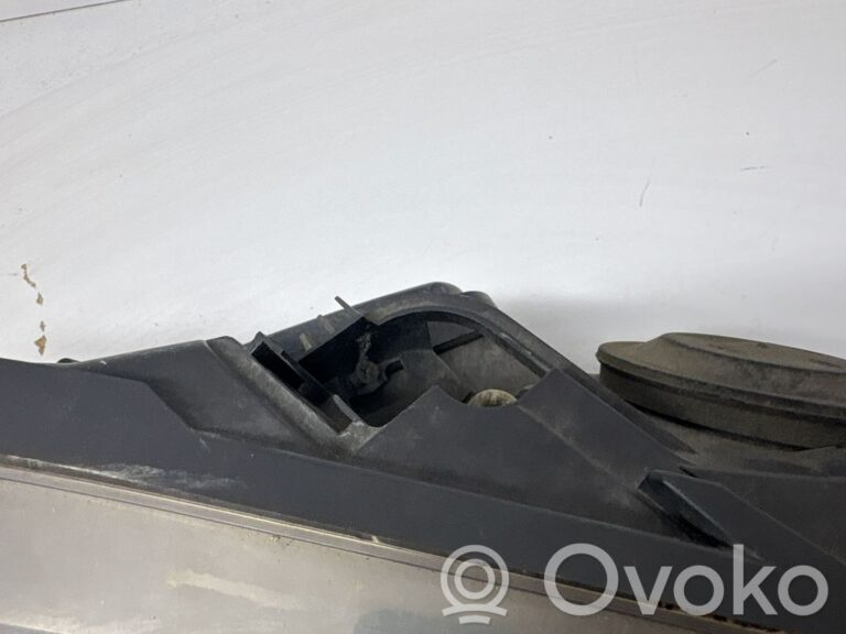 58587c6d2a4c9437aedf184c12a750a6-f8131cd5f1256db4dae4d9f18dc9e247_headlight_headlamp