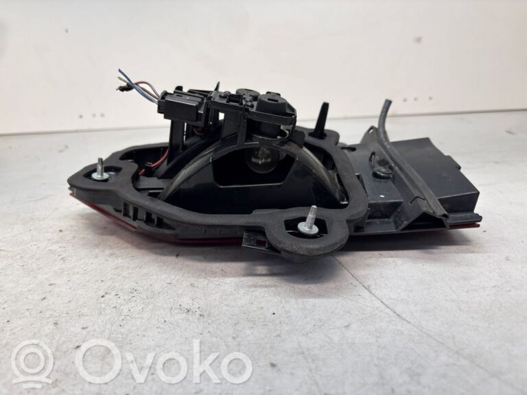597e8073d0cead3322dbf6f546497e2d-a902e49045220391d82c000ee56219c7_rear_tail_lights