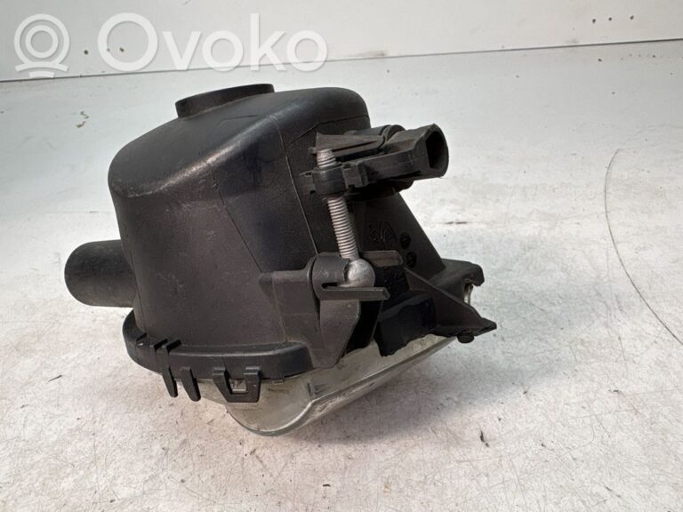 59e1d70822dee80b54727b2264f10bb8-43186833e2c6fd4080312cc1a940c105_front_fog_light