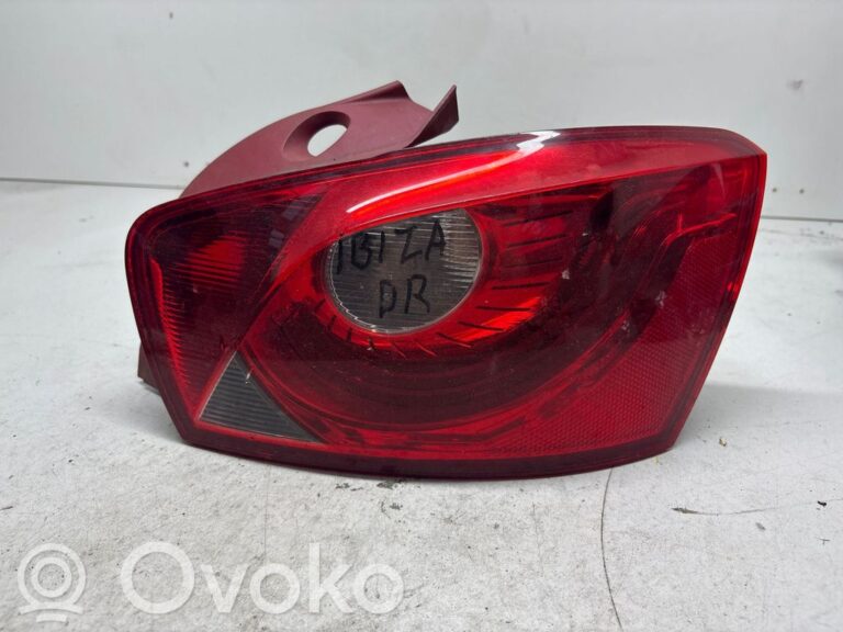 5b40e553b263c635069c4887da970a60-1492d3b8959773b91ea80606183a3c29_rear_tail_lights