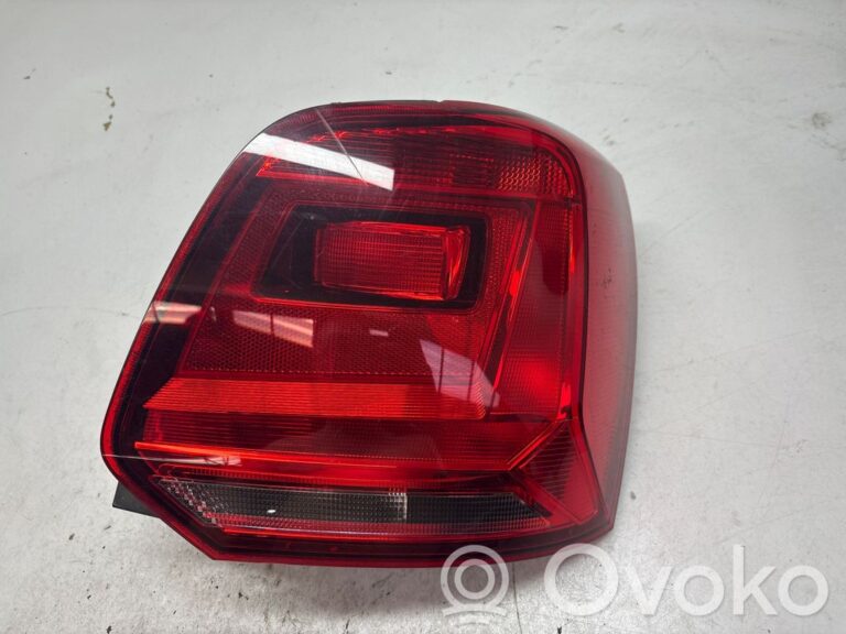 5b70ade860ed49cb983ba79b0e8d3f81-298a22338ed4232b9bc9d4318bc09ff2_rear_tail_lights