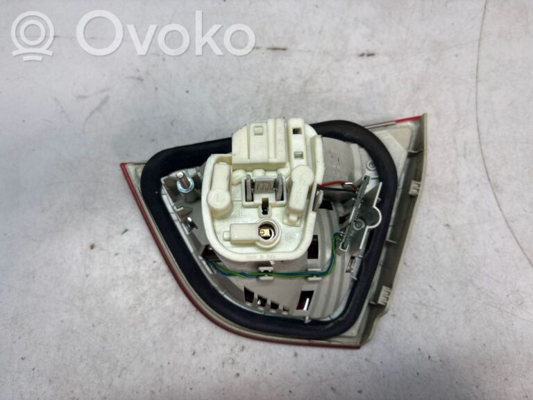 5dd66c46c84d07e0efa0a6981b89fc9c-38d7c52e9e1f98287b20c084645ca36c_tailgate_rear_tail_lights