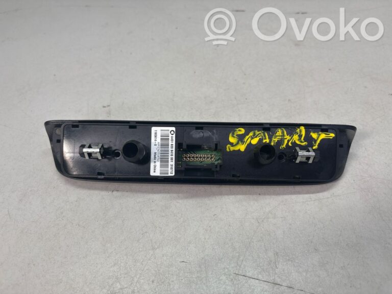 5dee2a5f6b56ca01489d8c83e6ea2340-d1558a55693d24699587cb4cd345e062_hazard_light_switch