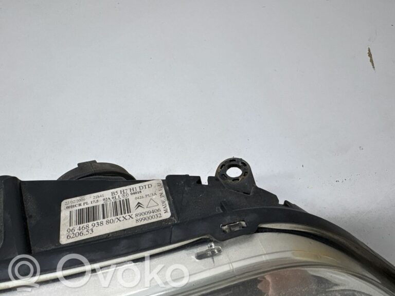 5f27470caaf14ffca4f28ff5f52d5861-e15f1a06e6754377938f815592746566_headlight_headlamp