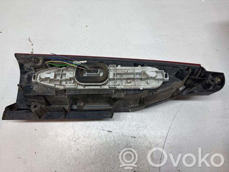 5f9e8953efe3f7a7e27d6d85d58a4eef-46f78a4a52960bcd2c6546aff09109ff_rear_tail_lights