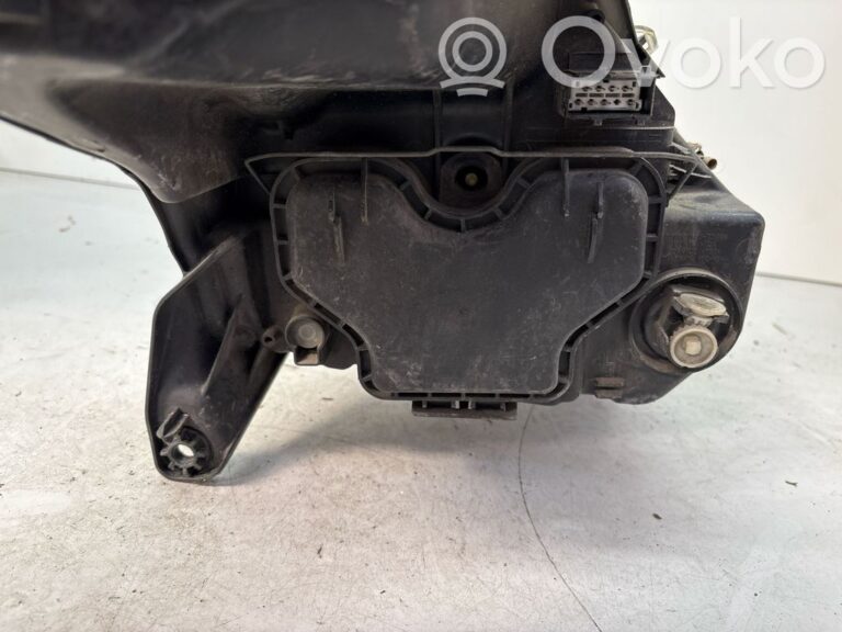 60c78e1f039a60c0b17150170c0f8b79-1a8588fdcab5a87028e52009e792ac47_headlight_headlamp