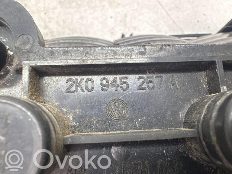 60f727e834a090f5b6f8e71b99776b36-4004a8889066ebc7f055fb85ecc78db5_rear_tail_lights