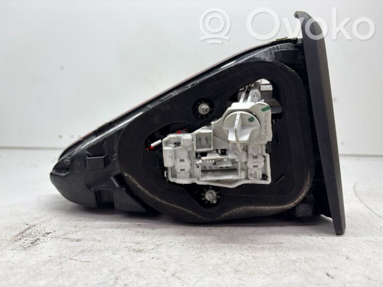 6111d94937f0c3d2f331482c4a4d4d96-0c4697e460cdc06a859805b15c6111fe_tailgate_rear_tail_lights