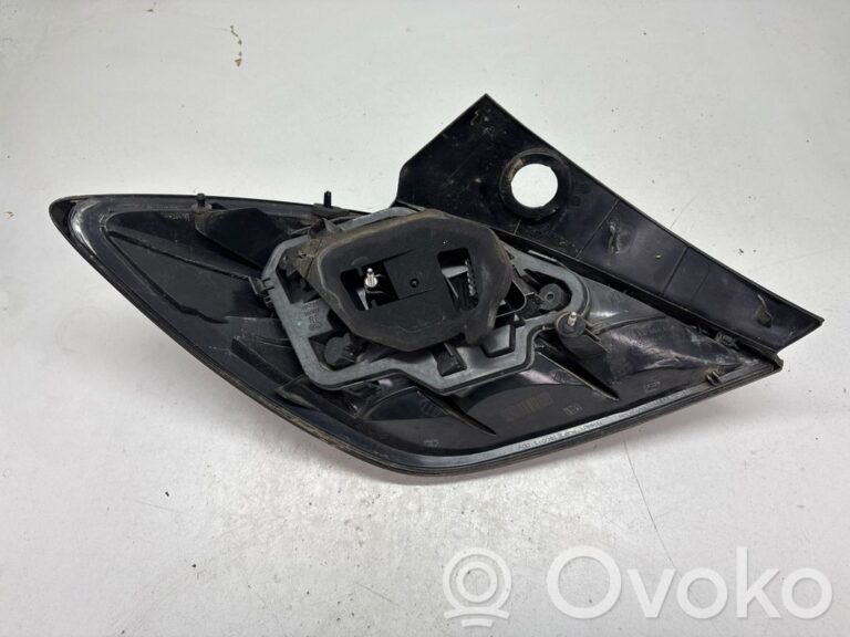 6156f350c8e84bb9a678192f7d2b11f4-3c9b026ce076a6fad630773b383c7521_rear_tail_lights