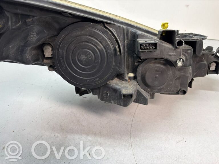 616dfebf7e739cd6c9555b773eaf9b49-62b187b5fac8885d13b7fd33c90b7a58_headlight_headlamp