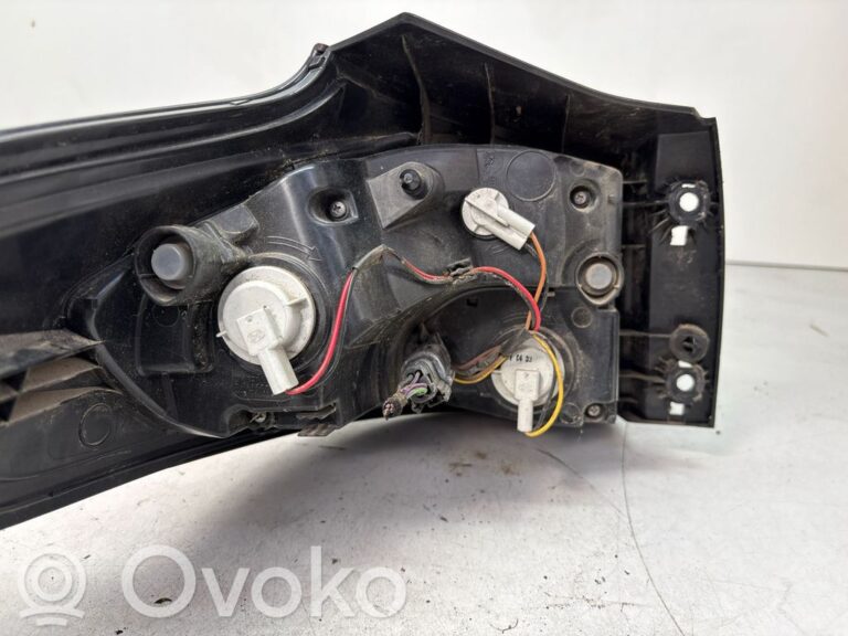 6281957588df56074ceff66cba6d16d8-f405912ee4009b8de19b34adccd2d114_rear_tail_lights