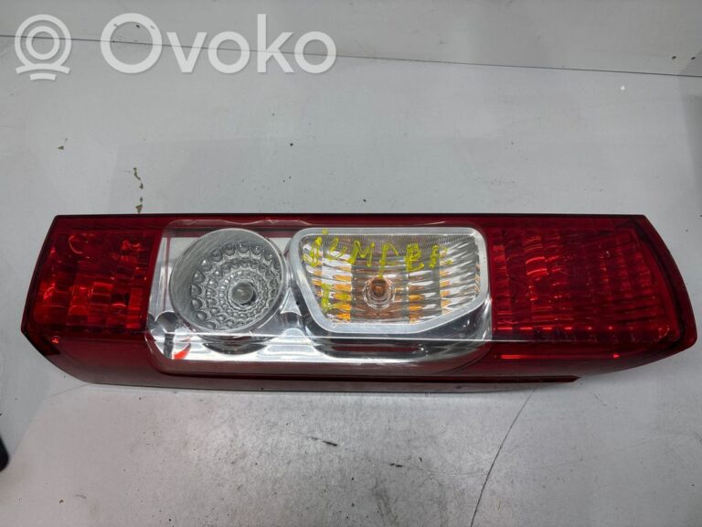 62878c5451de7240e78a28f7e9980fe5-c9bffa9fa95e6ae163f76029de5cbd8d_rear_tail_lights