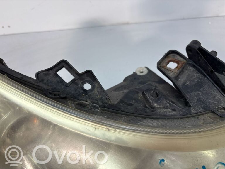 62a6e3439871ba6b5c4ffe248c17492d-f625267929783aa54ffe08684538656e_headlight_headlamp