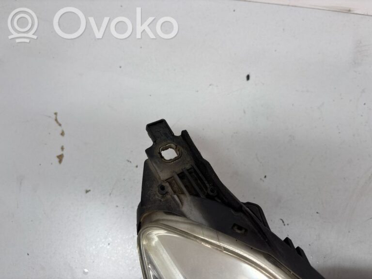 62ba4bf1d14d9ee9861e377affabf755-7e2462d1eec114e93b87226234bb0b3a_headlight_headlamp