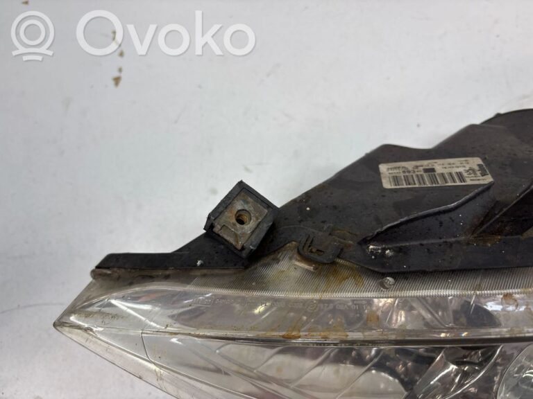 6361f7057eb37cc65fe9e88356f8561c-f53153660dd0ff18e9f9fcd4f16a45e8_headlight_headlamp