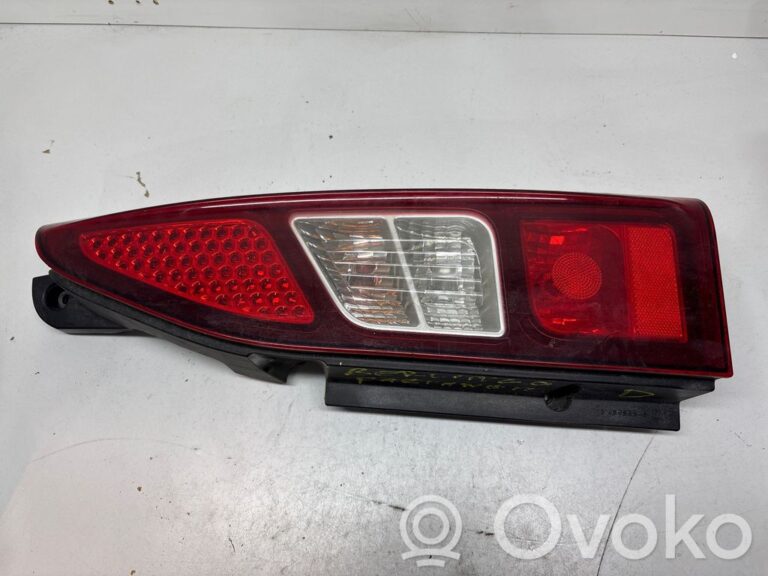 63ee4820c47fde7c0684a3f0f29879ad-8b1a0f338db77fcecb10851d2ca7c3ee_rear_tail_lights
