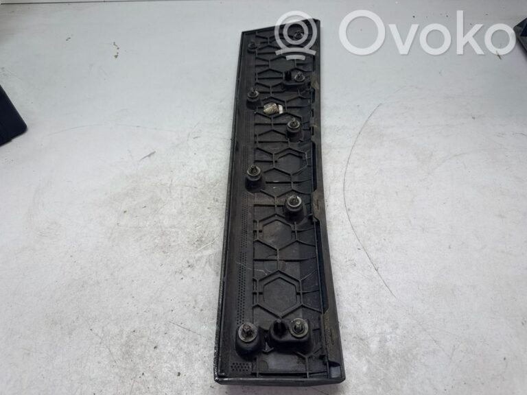 64372d5b1a32a84d14f6e015e16da17a-89be255e7d10e25698ed61526be8e47f_under_headlight_headlamp_trim