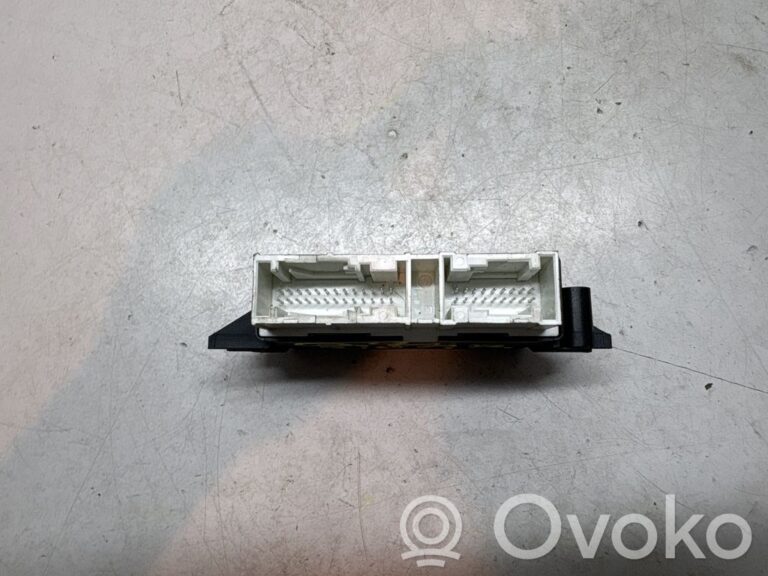 64b83d0880ace58cb284648780f7601f-d359343875ae851032becc39f20e5ca8_parking_pdc_control_unit_module