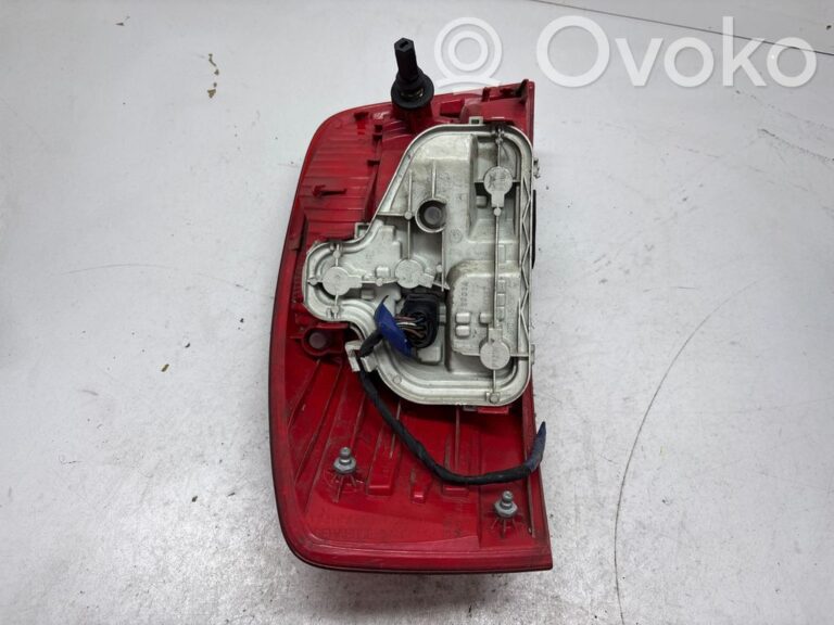 659fb9b1851eba646c1e9f9e19db8a8d-eaf345ada1e06af72fa96d14e7680f43_rear_tail_lights