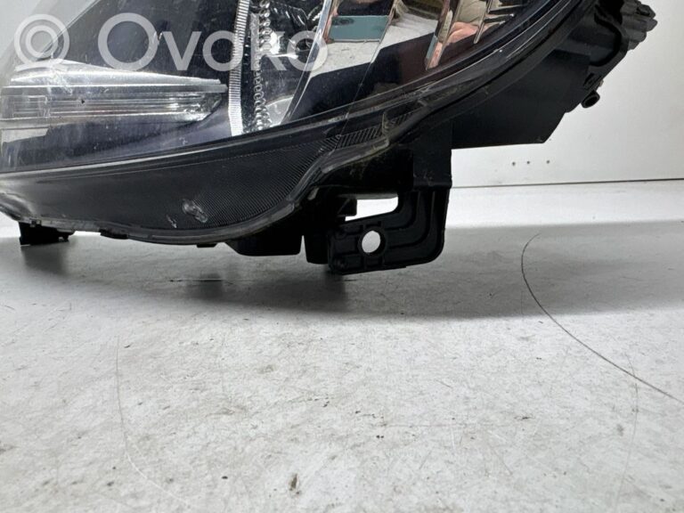 66725689053a0f22ae129f043ce110be-6f533af8ff5bc6f1f35a07cdd3c8e77b_headlight_headlamp