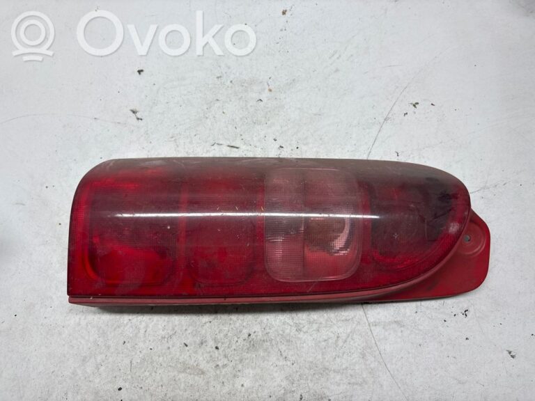 67d6763e9c12ff3434398b1a7e8adc09-10f12badf8baa3abb693cc4873c6d5db_rear_tail_lights